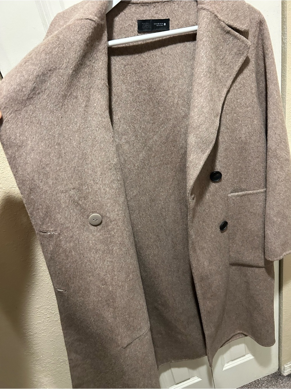 Zara Wool Blend Long Double-Breasted Coat in Taupe Beige , XS - Picture 4 of 9